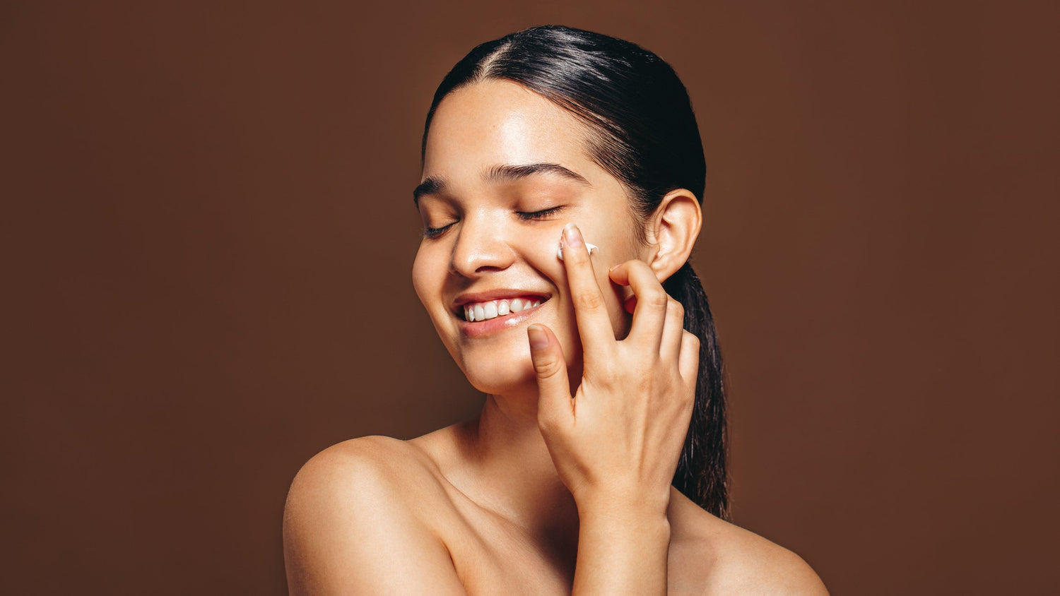 How to Keep Your Skin Hydrated This Summer with a Natural Skincare Routine